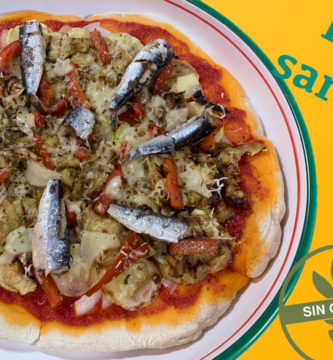 Imagen de la pizza de verduras con sardinillas sin gluten sin huevo y sin lácteos